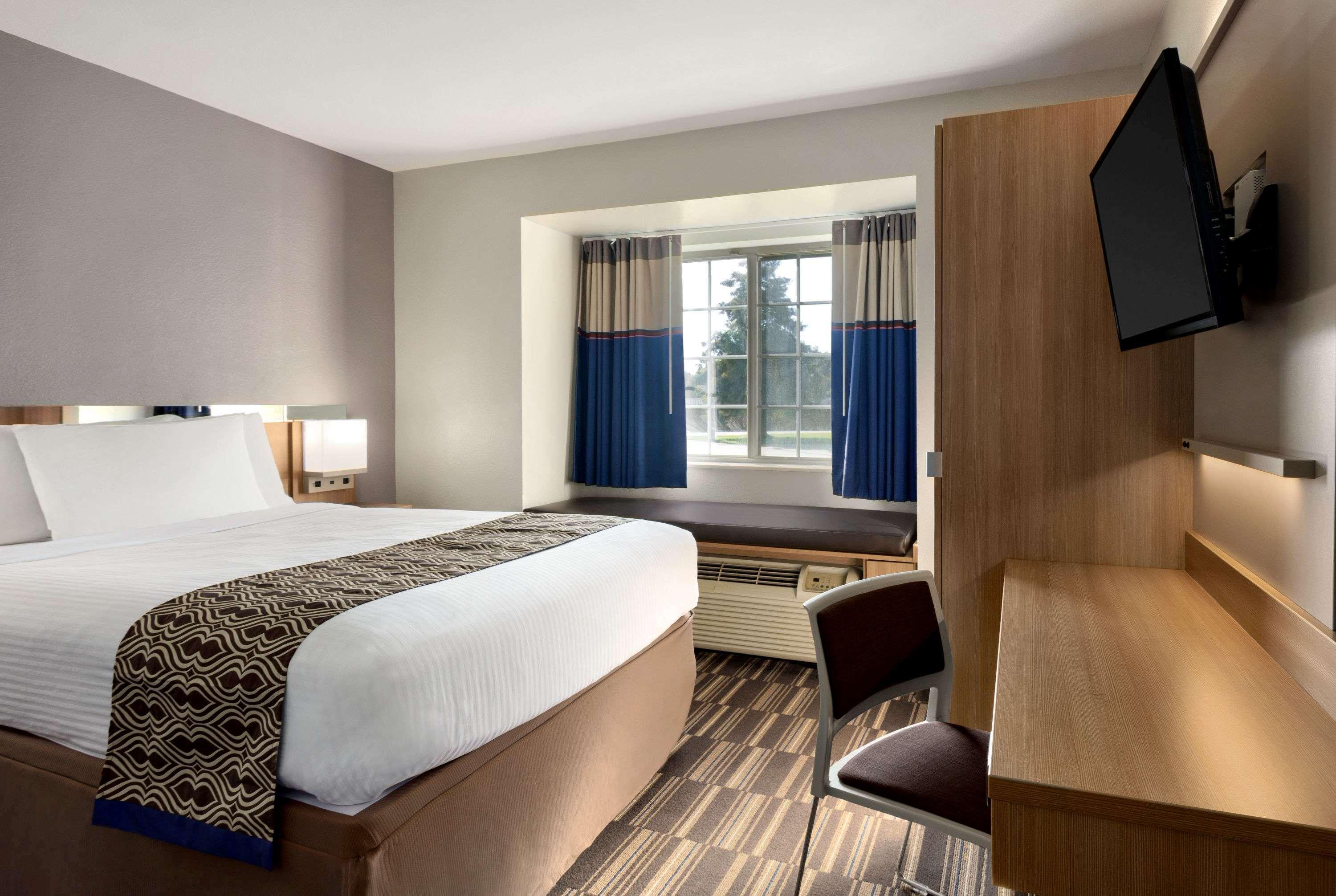 Microtel Inn & Suites Батън Руж Екстериор снимка
