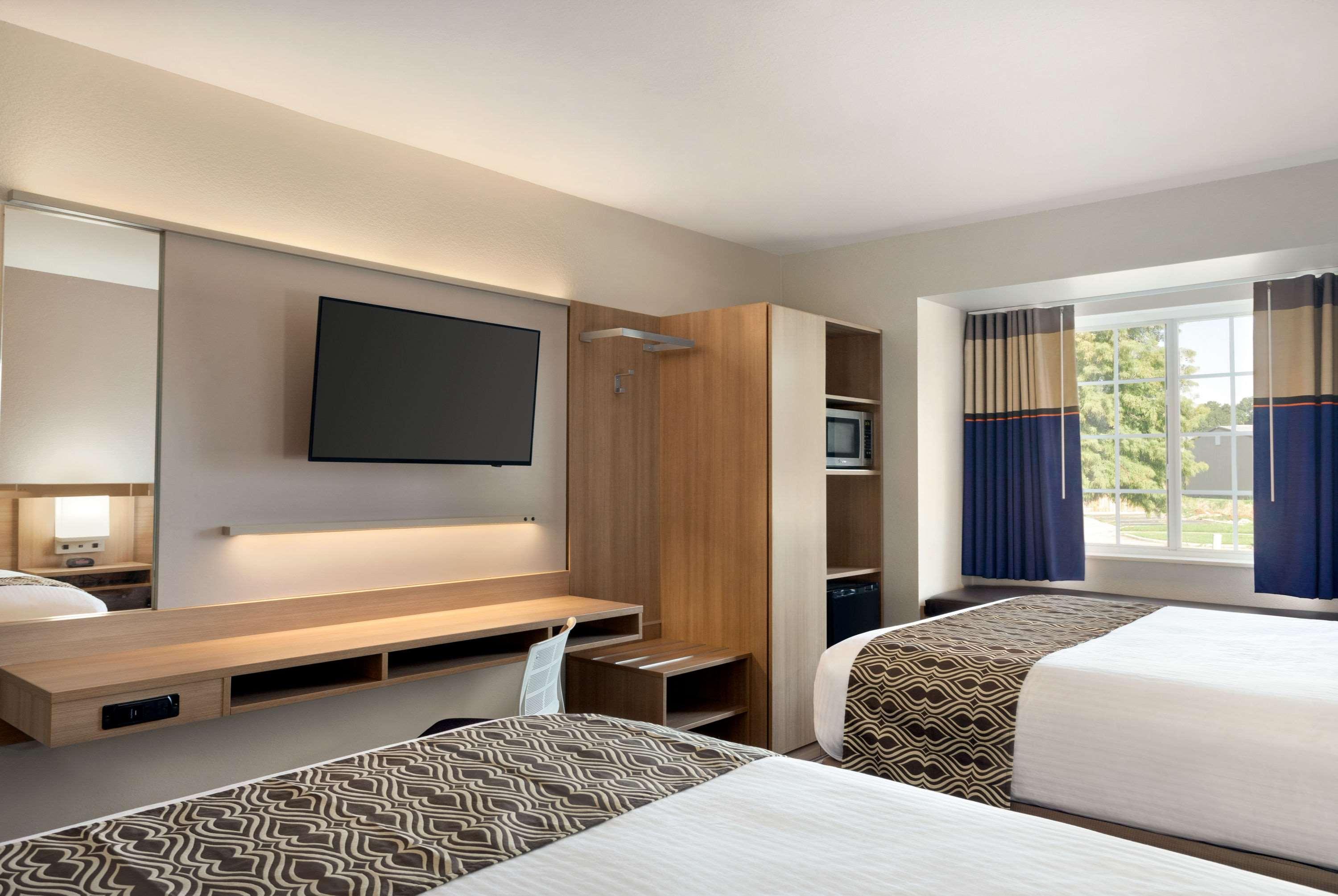 Microtel Inn & Suites Батън Руж Екстериор снимка
