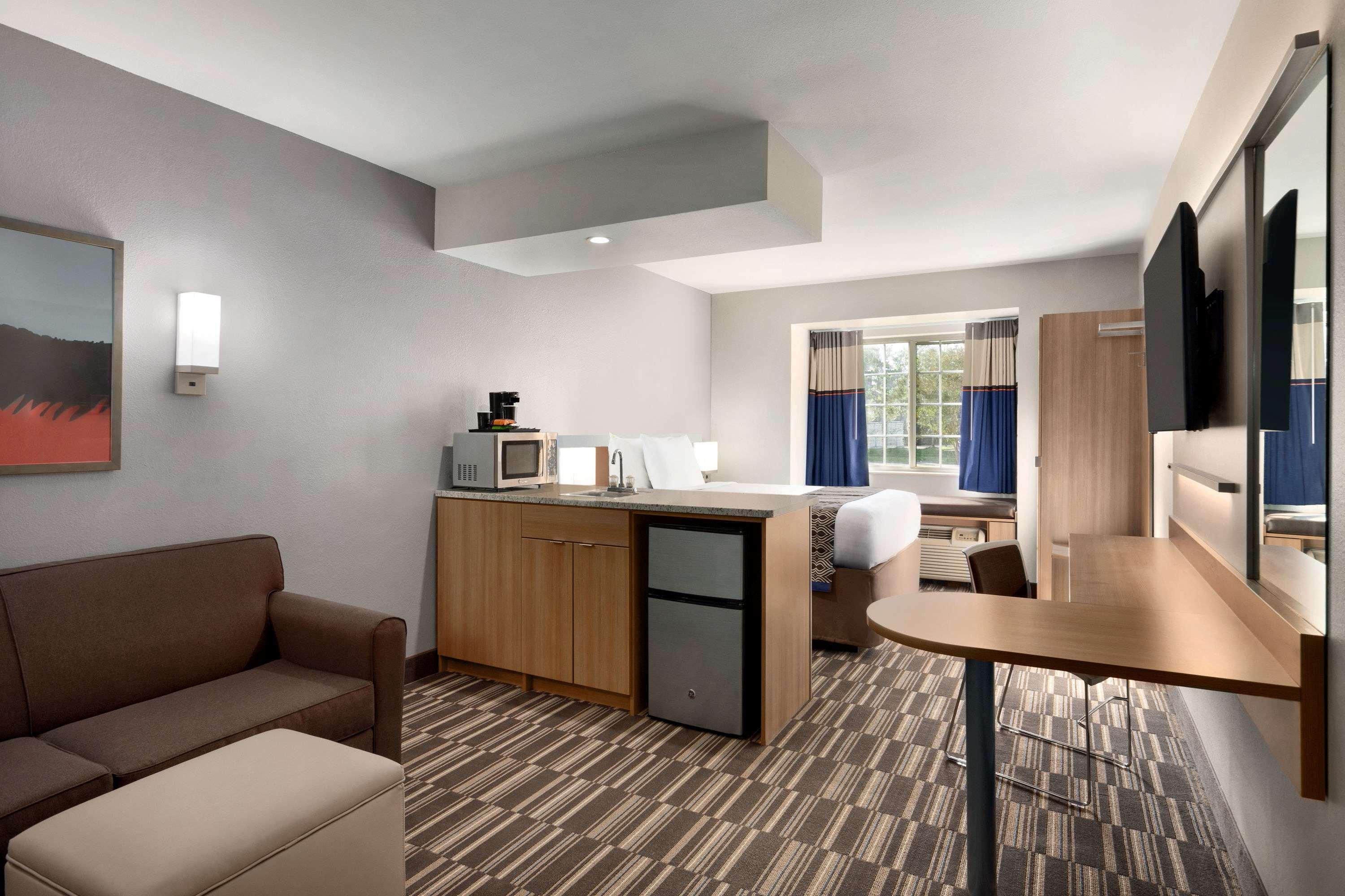Microtel Inn & Suites Батън Руж Екстериор снимка