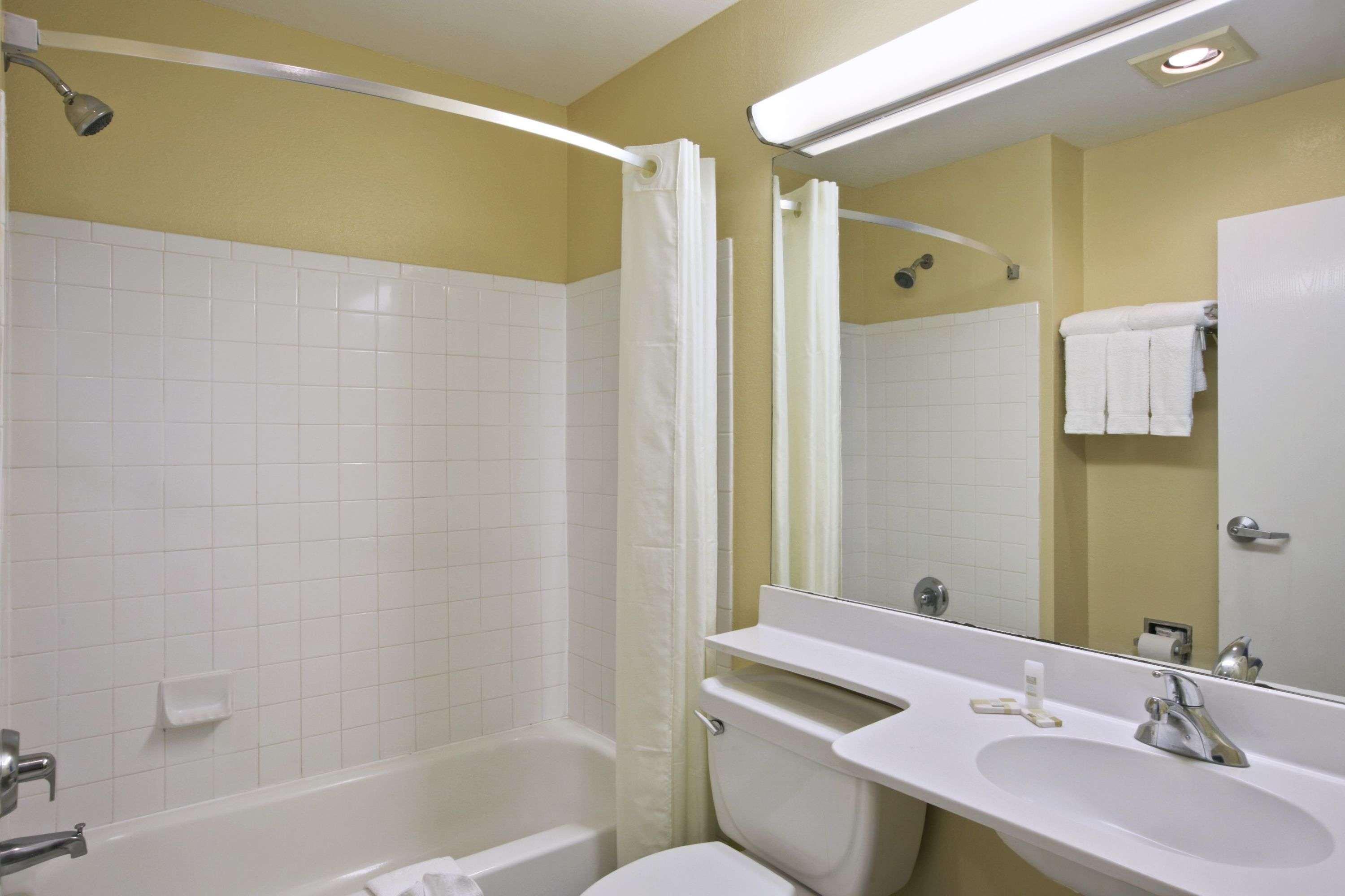 Microtel Inn & Suites Батън Руж Стая снимка