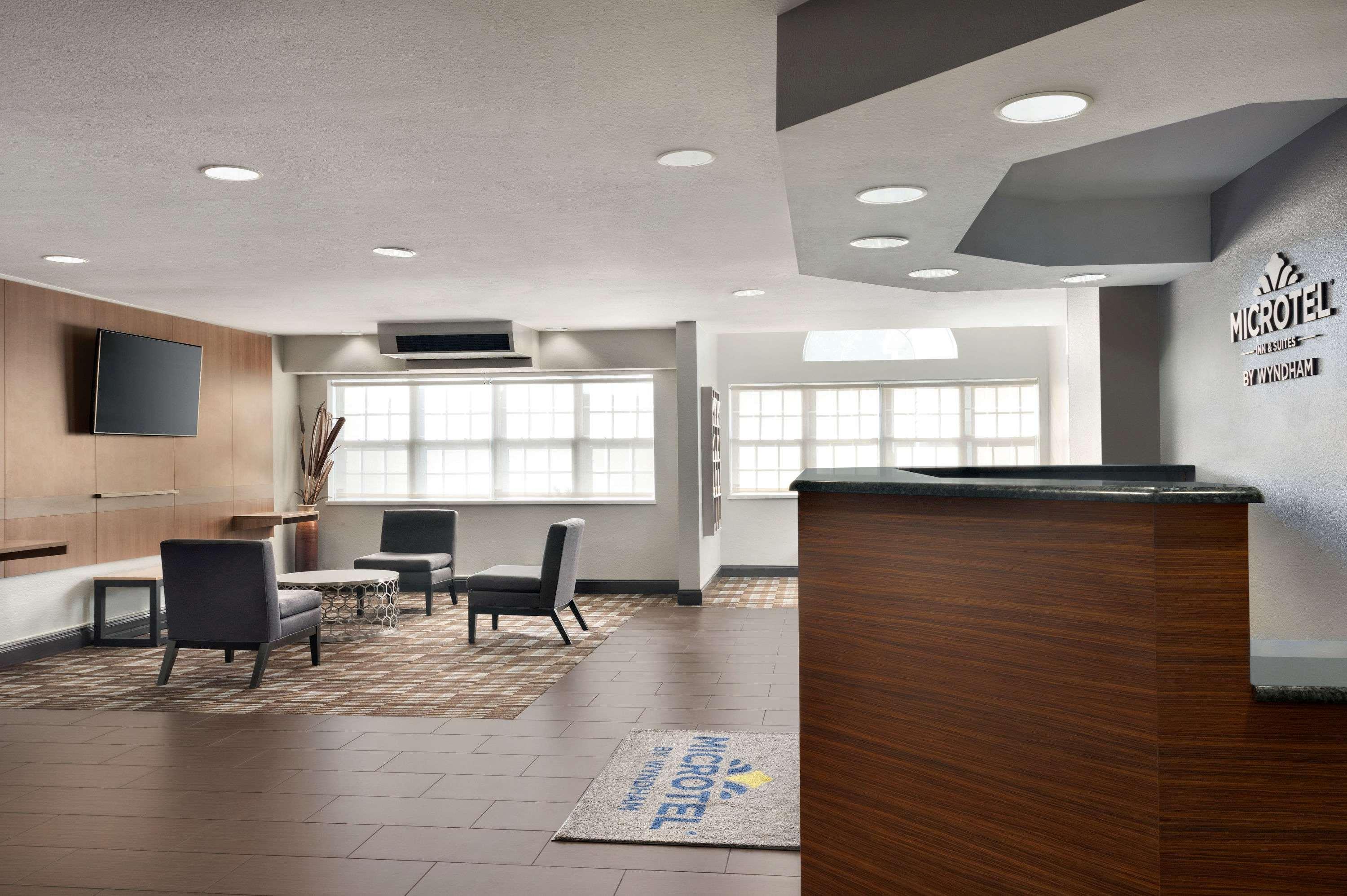 Microtel Inn & Suites Батън Руж Екстериор снимка