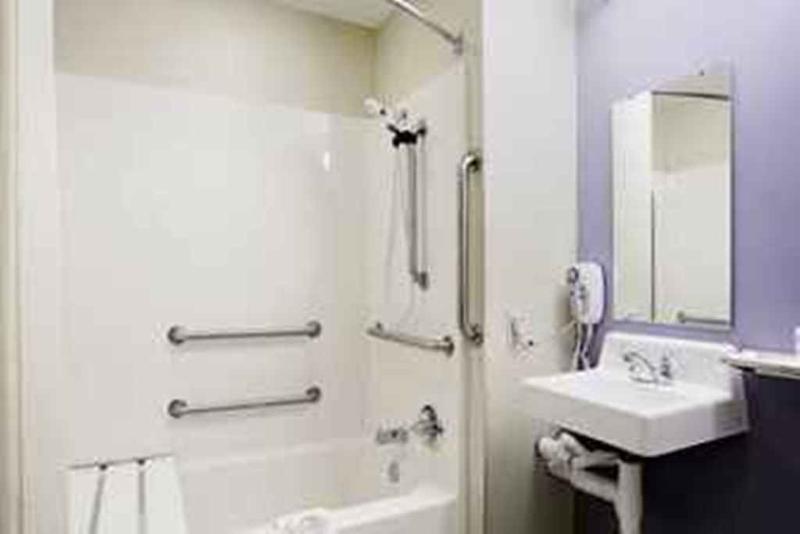 Microtel Inn & Suites Батън Руж Стая снимка